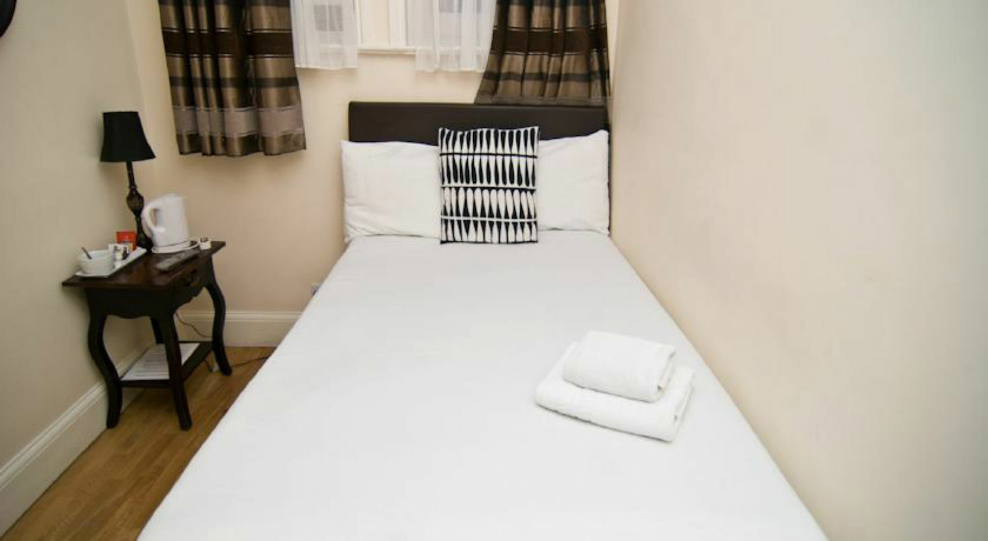 The Windmill Hotel London Ngoại thất bức ảnh